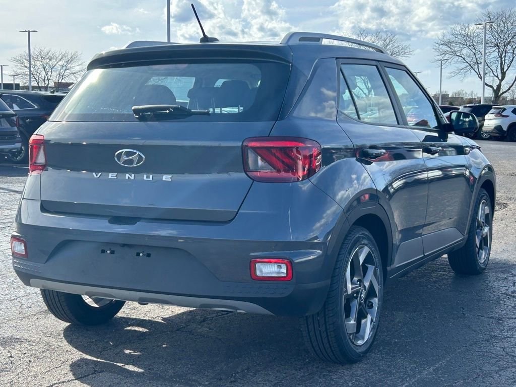 Used 2024 Hyundai Venue SEL image 7