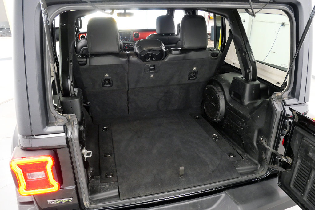 Used 2021 Jeep Wrangler Unlimited Rubicon AWD/4WD image 38