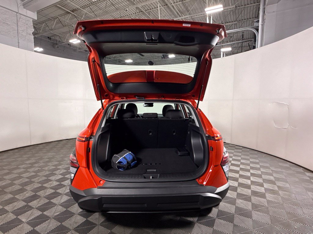 Used 2026 Hyundai Kona SE AWD/4WD image 8