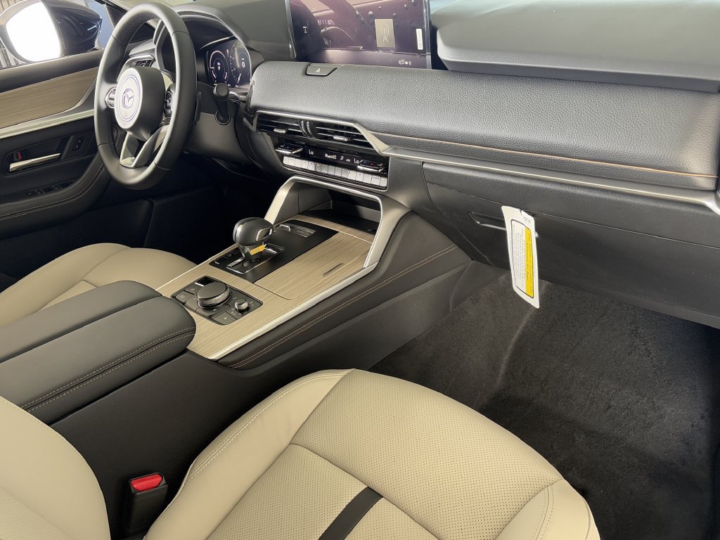 New 2025 MAZDA CX-90 Plug-In Hybrid w/ Preferred AWD/4WD image 9