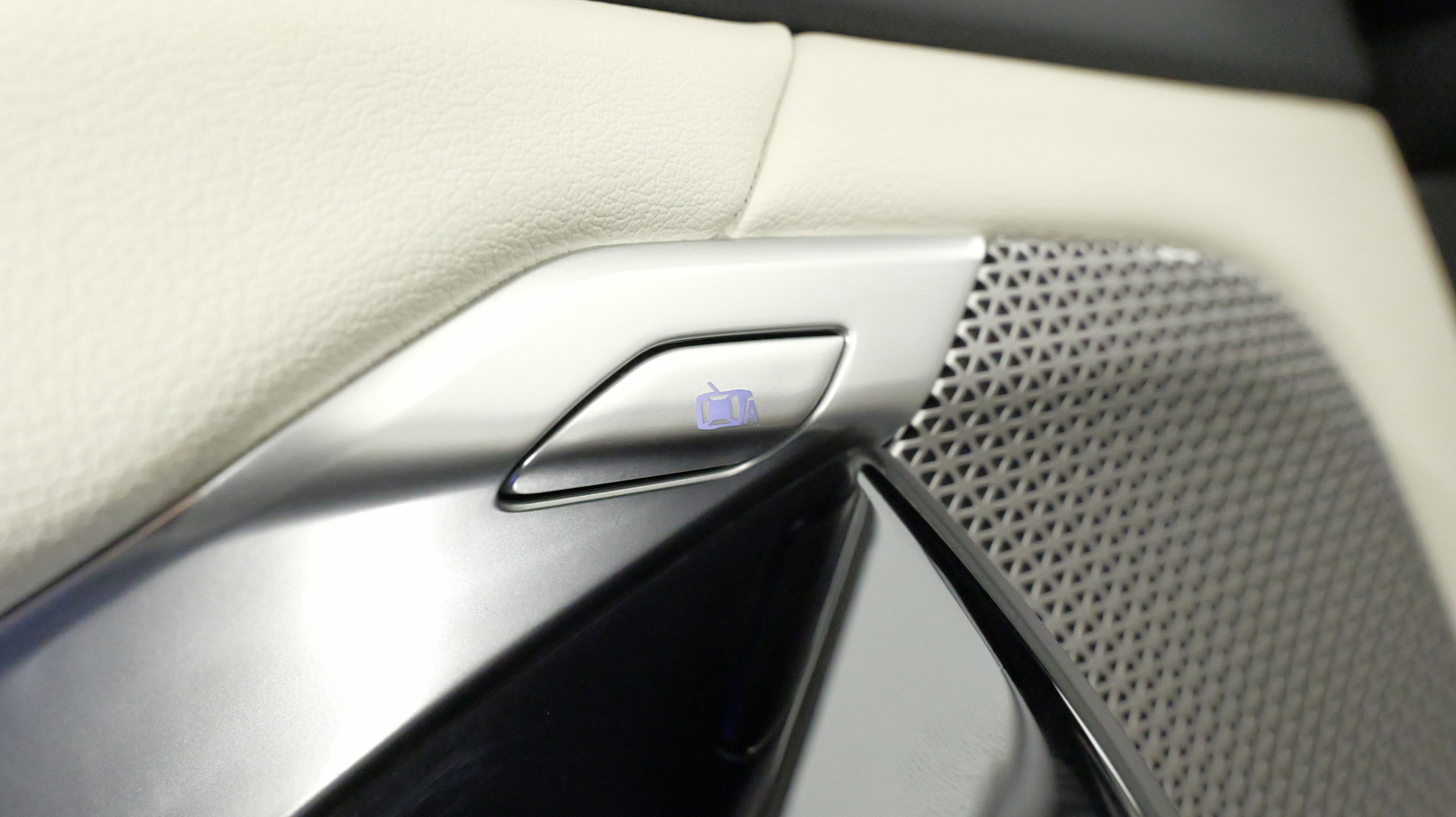 Used 2023 BMW 760i xDrive image 29