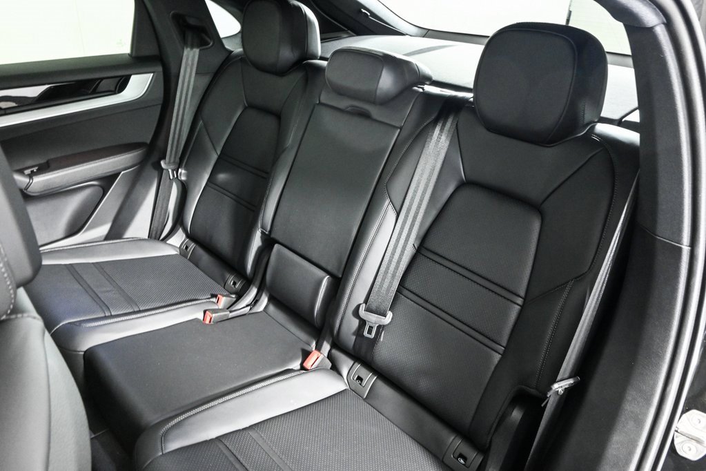 Certified 2025 Porsche Cayenne Coupe image 20