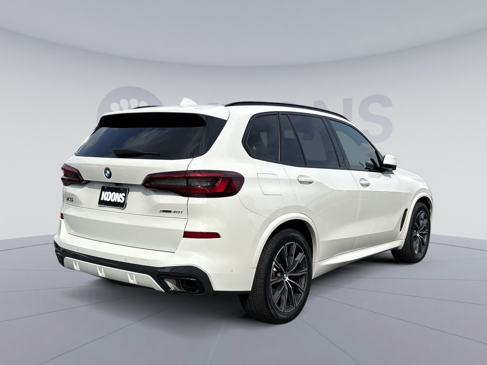 Used 2023 BMW X5 xDrive40i w/ M Sport Package AWD/4WD image 7