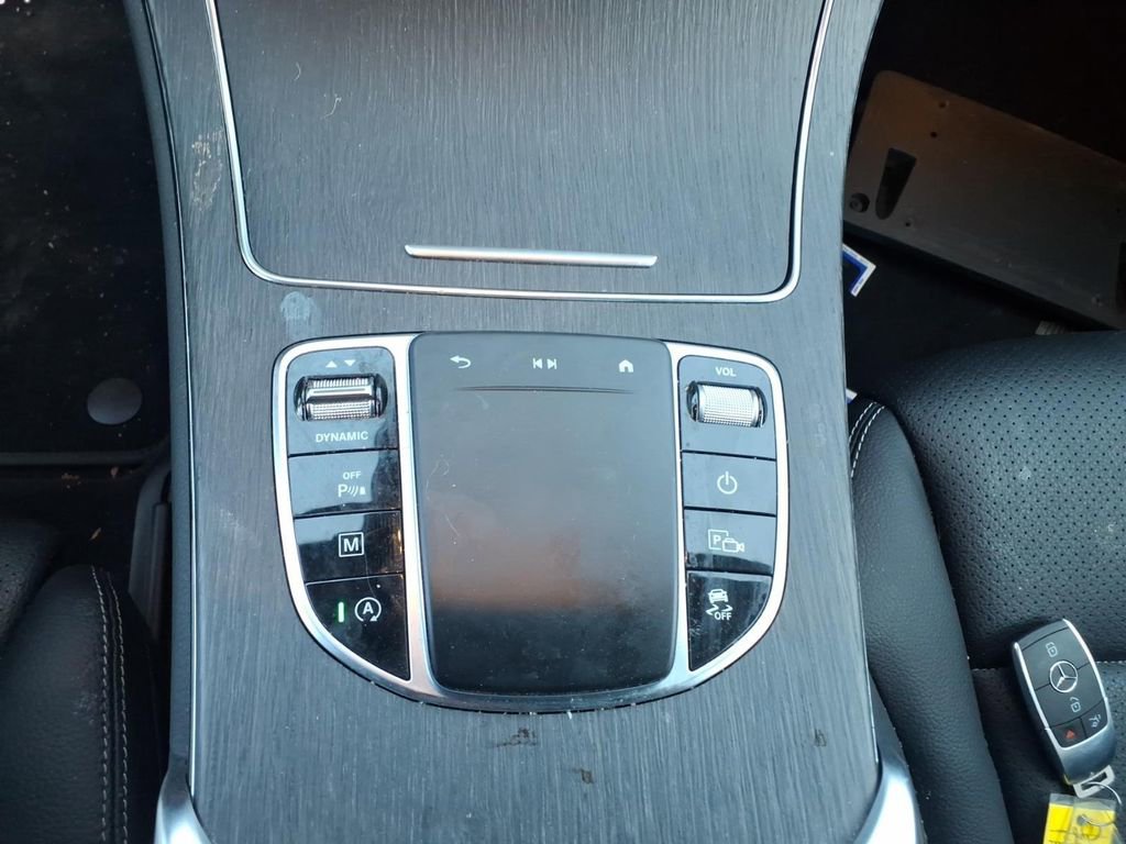 Used 2022 Mercedes-Benz GLC 300 4MATIC image 23