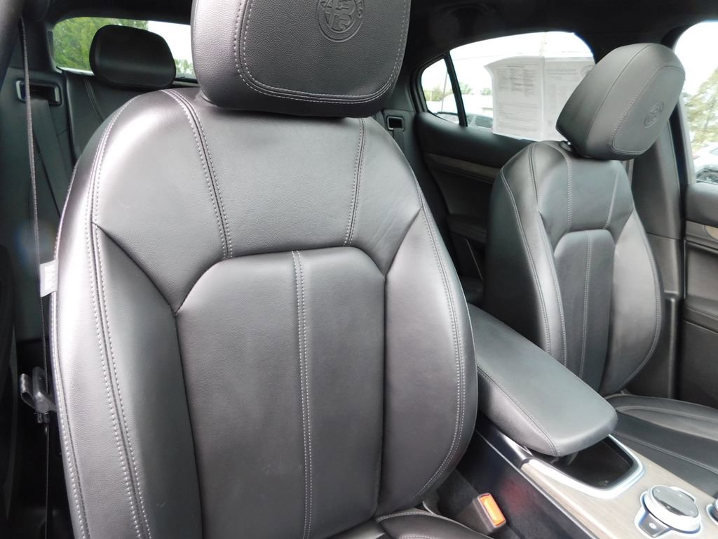 Used 2023 Alfa Romeo Stelvio Ti AWD/4WD image 21
