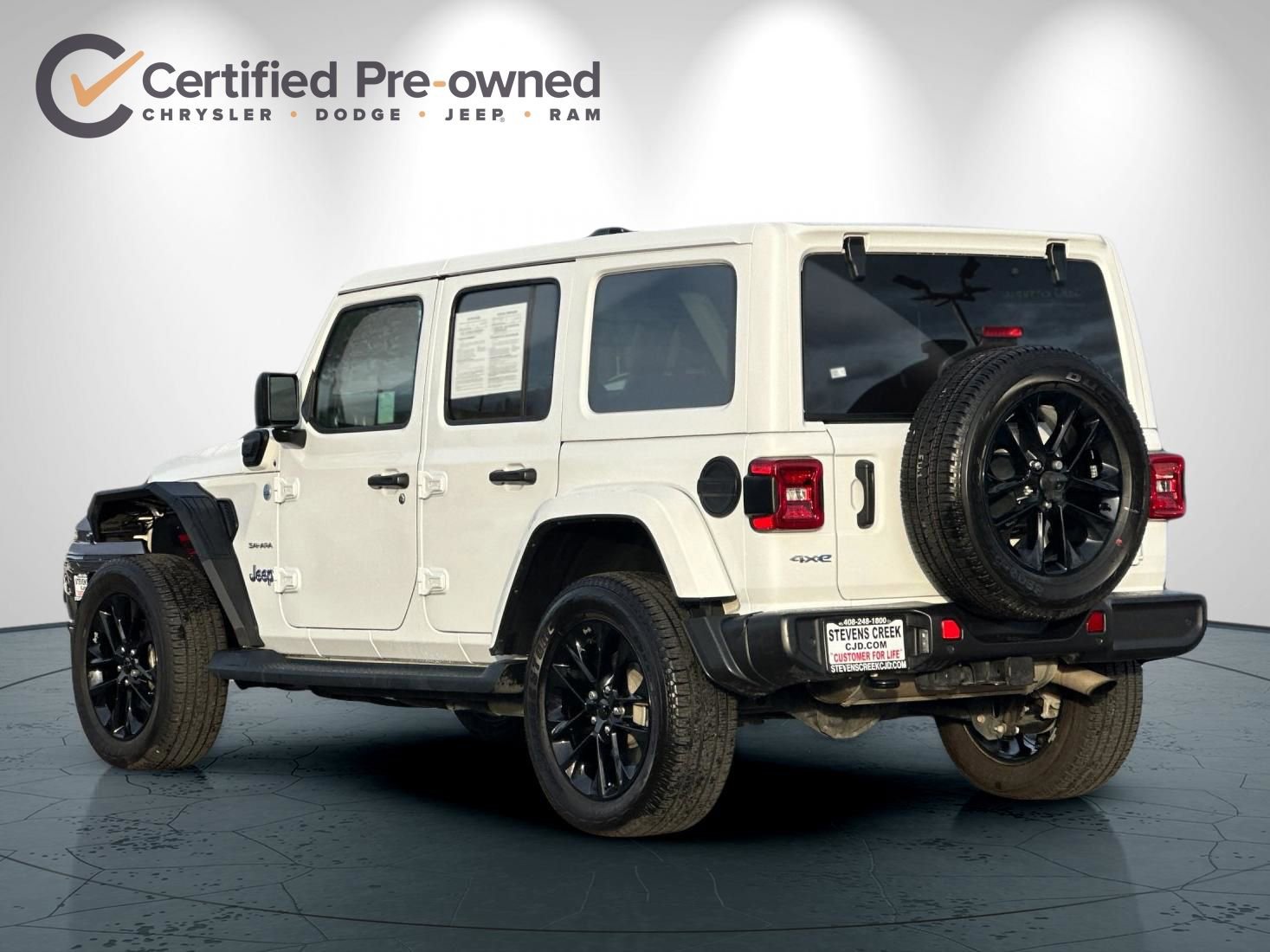 Used 2021 Jeep Wrangler Unlimited Sahara w/ Cold Weather Group image 6