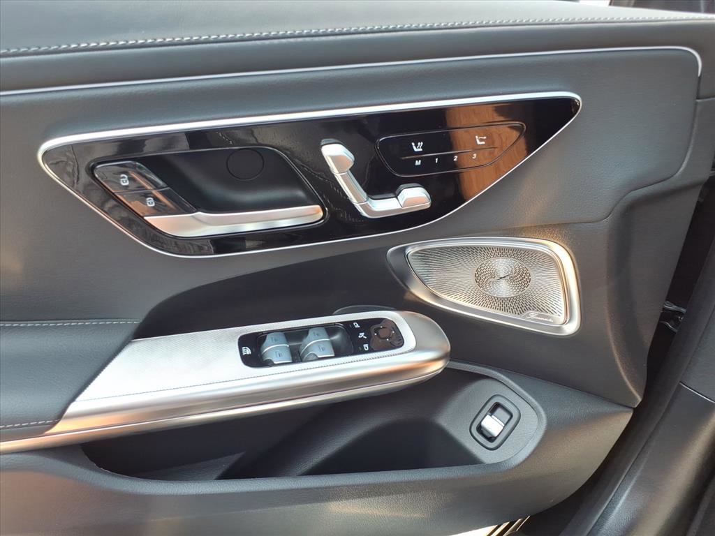 New 2025 Mercedes-Benz CLE 300 4MATIC Cabriolet image 12