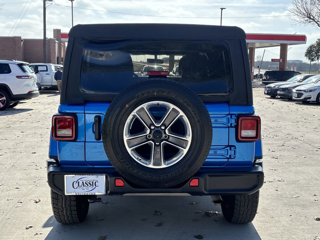 Used 2023 Jeep Wrangler Sahara image 4