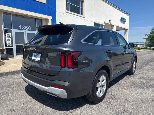 Used 2024 Kia Sorento LX FWD image 16