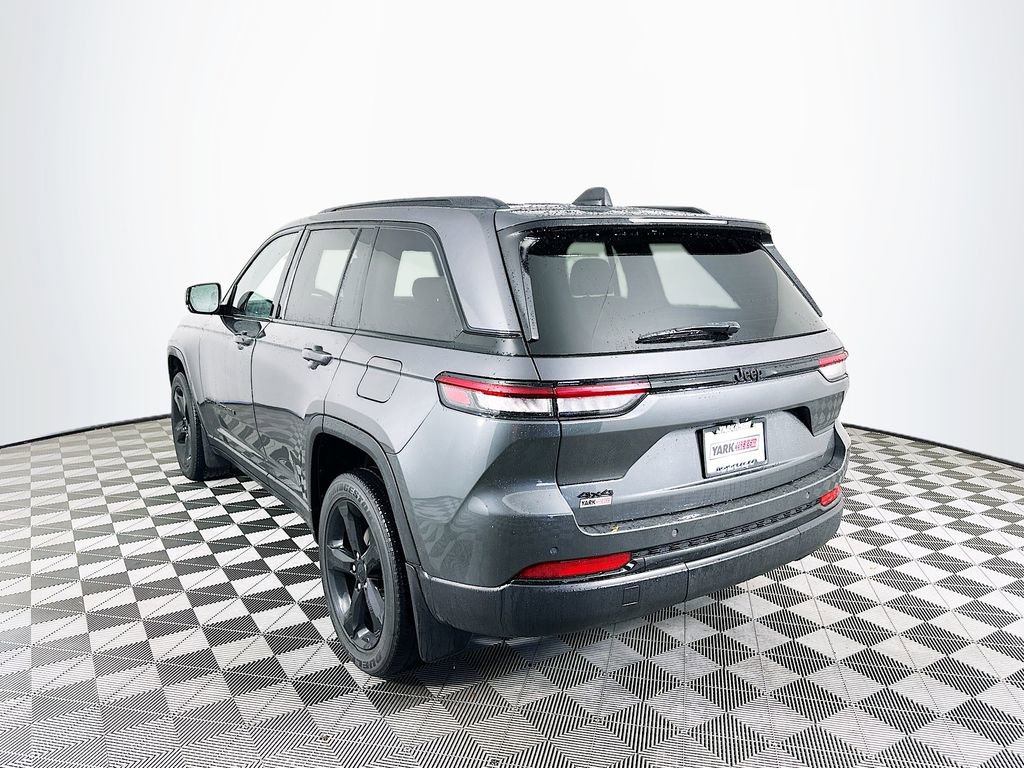 Certified 2024 Jeep Grand Cherokee Altitude image 8