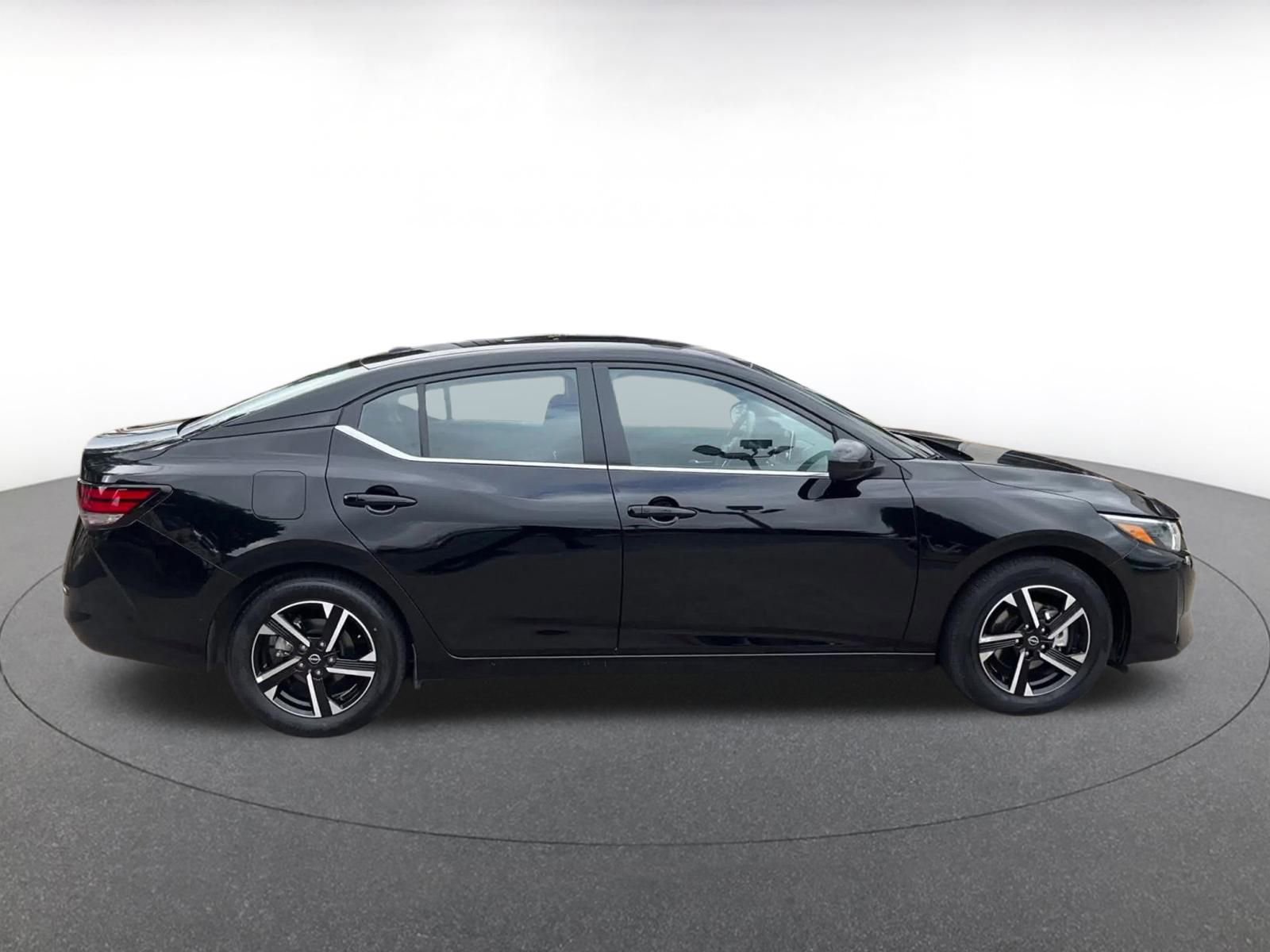 Used 2025 Nissan Sentra SV image 16