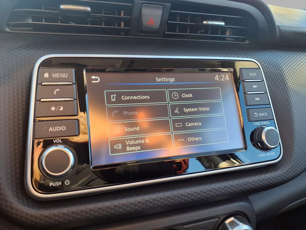 Certified 2025 Nissan Kicks Play S image 7