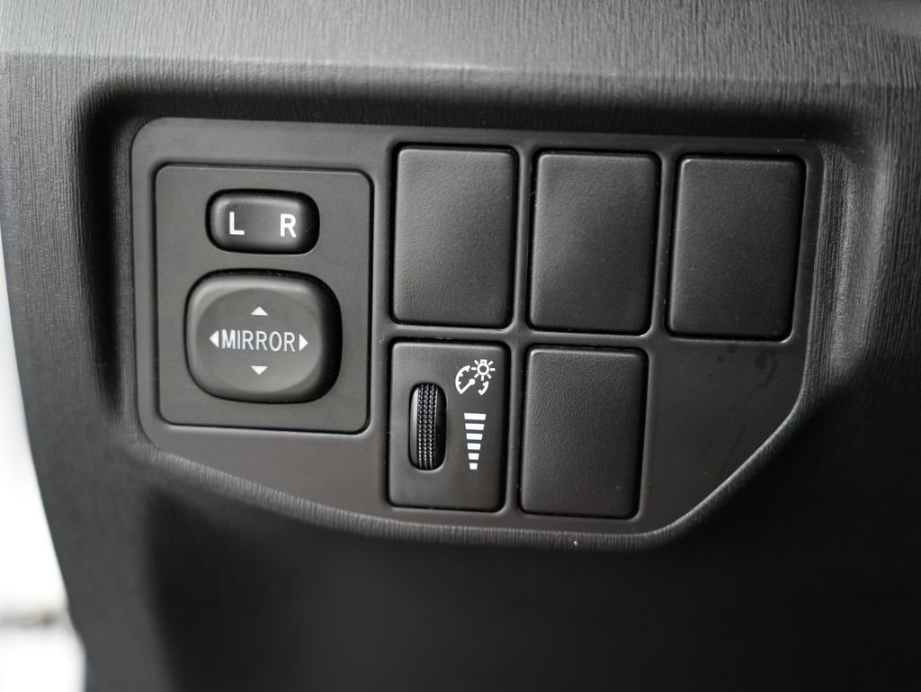 Used 2012 Toyota Prius Three image 43