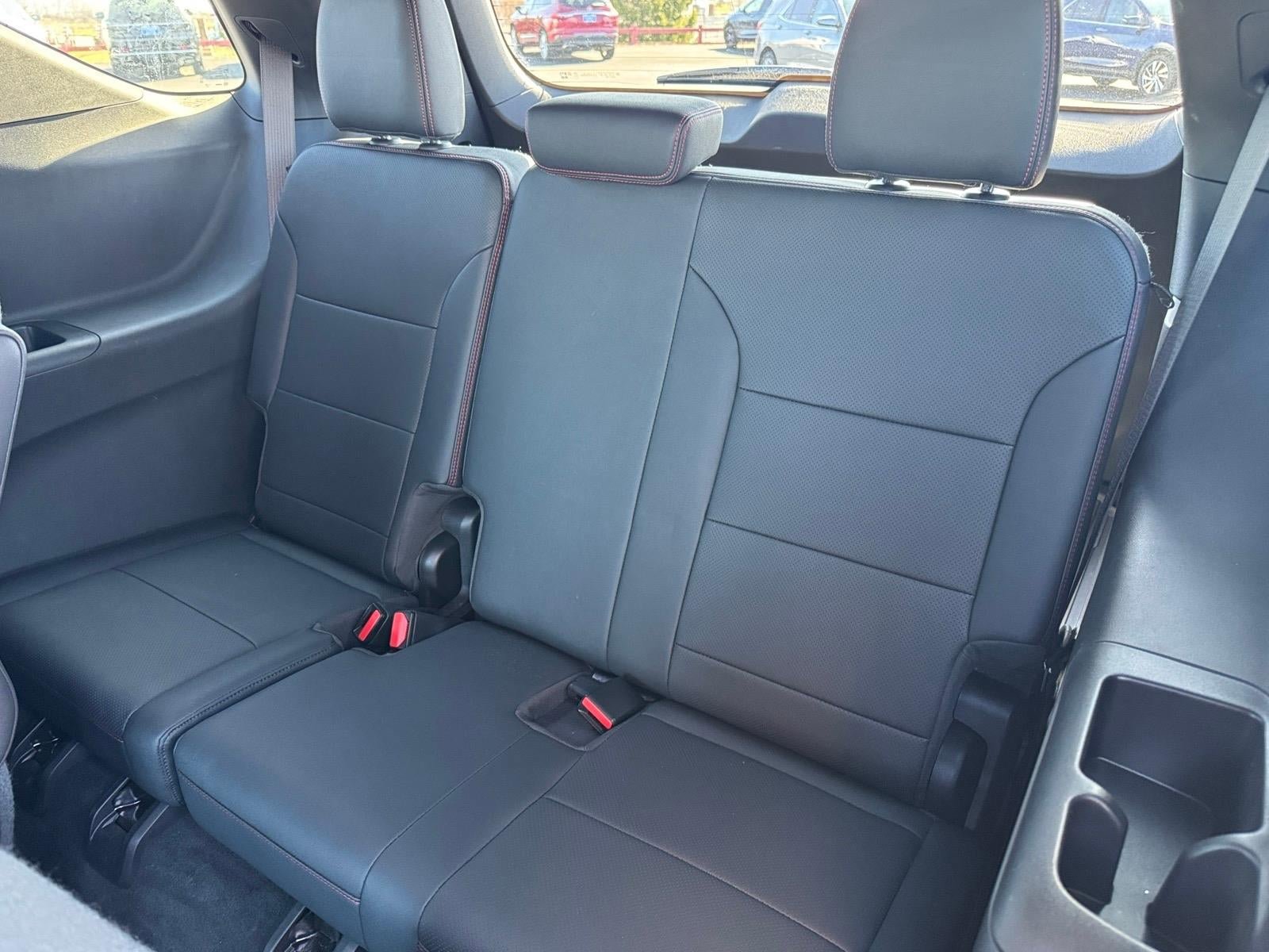 Used 2024 Chevrolet Traverse RS w/ LPO, Floor Liner Package AWD/4WD image 9