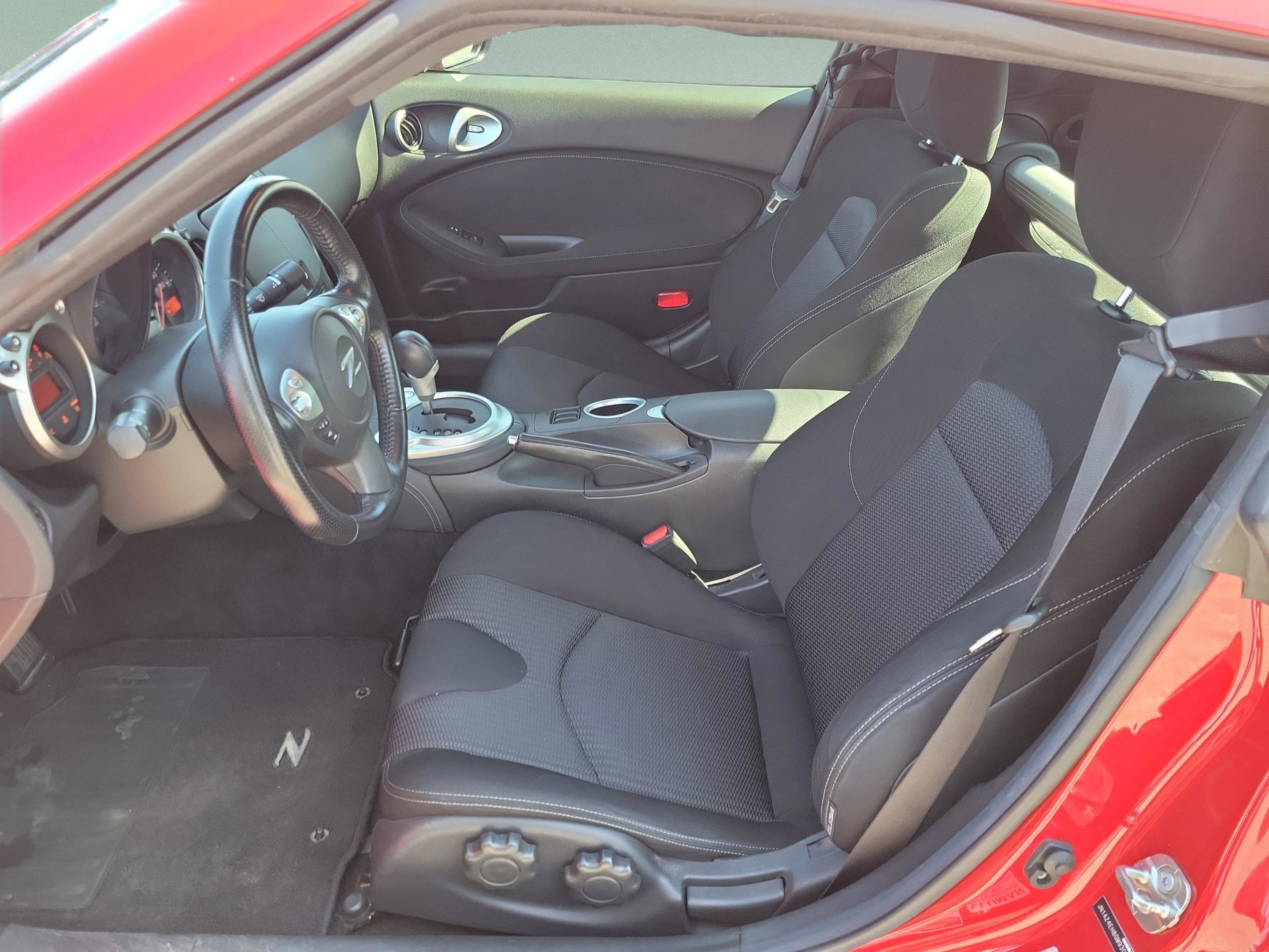 Used 2016 Nissan 370Z Coupe image 8