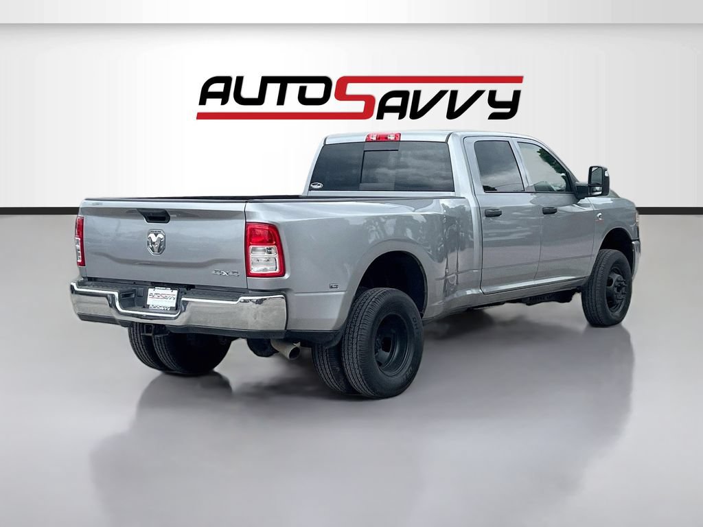 Used 2024 RAM 3500 Tradesman w/ Chrome Appearance Group AWD/4WD image 7