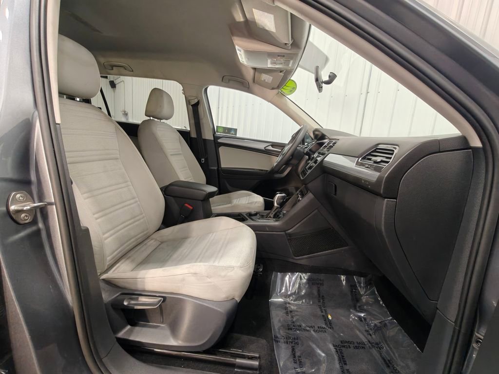 Used 2022 Volkswagen Tiguan S image 25