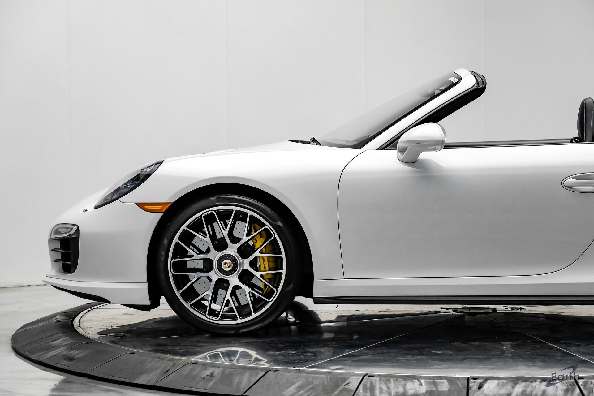 Used 2016 Porsche 911 Turbo S AWD/4WD image 8