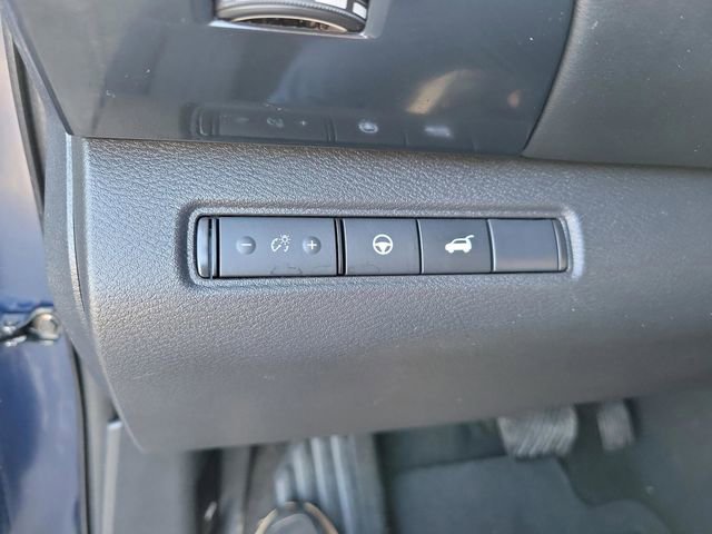 Used 2025 Nissan Pathfinder SV image 33