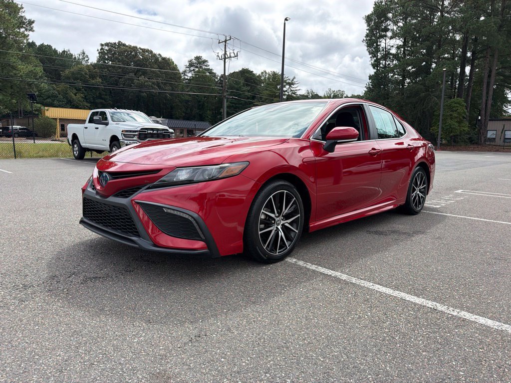 Used 2023 Toyota Camry SE w/ Audio Upgrade Package FWD image 2