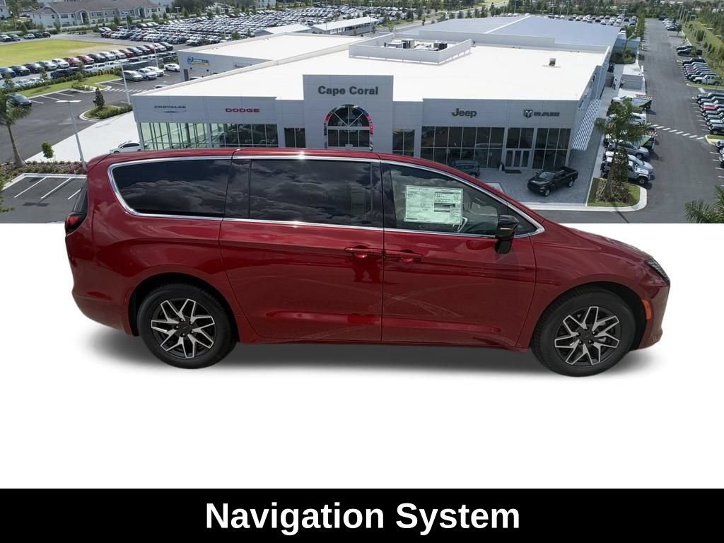 New 2027 Chrysler Pacifica Limited FWD image 3