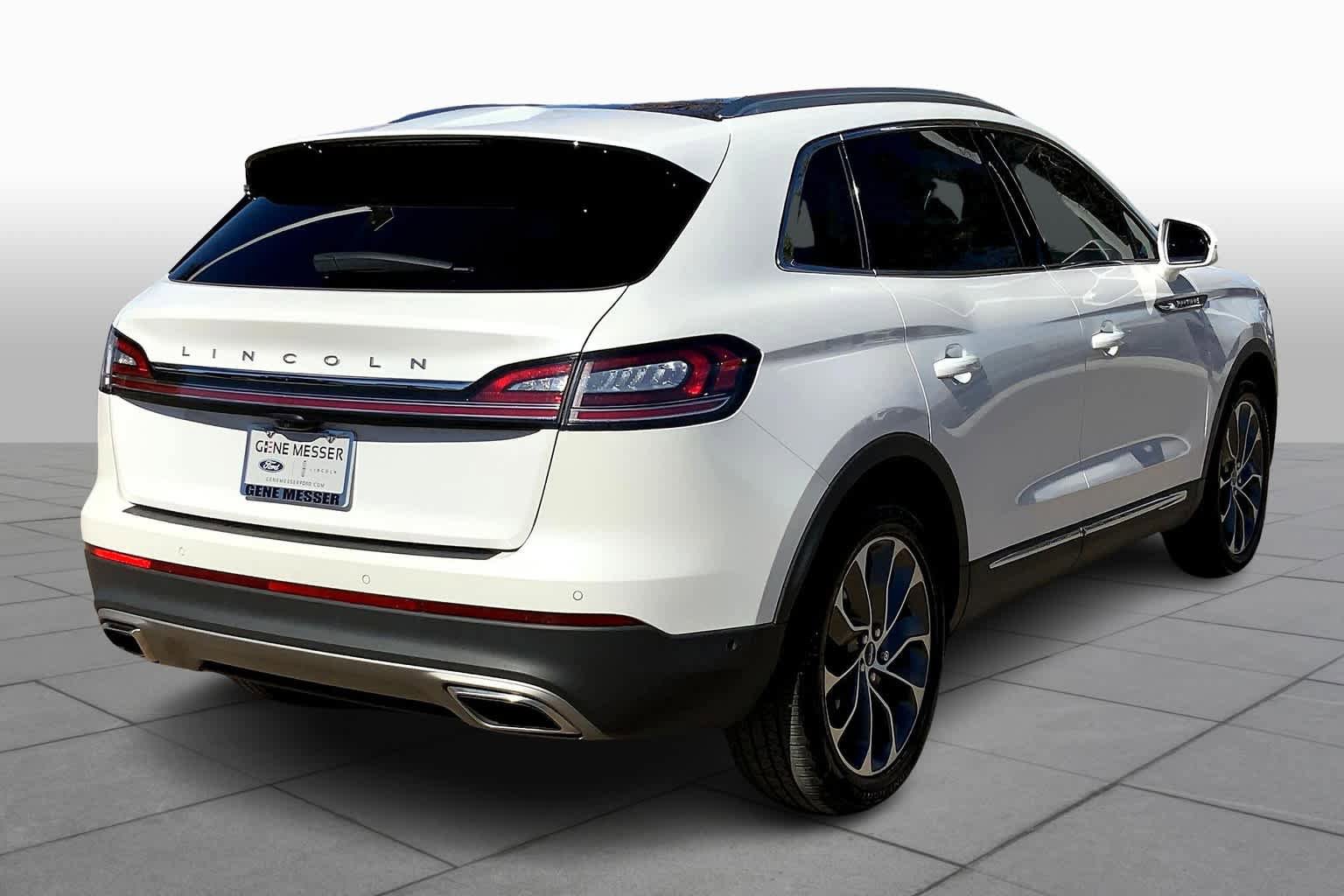 Used 2022 Lincoln Nautilus Reserve FWD image 13