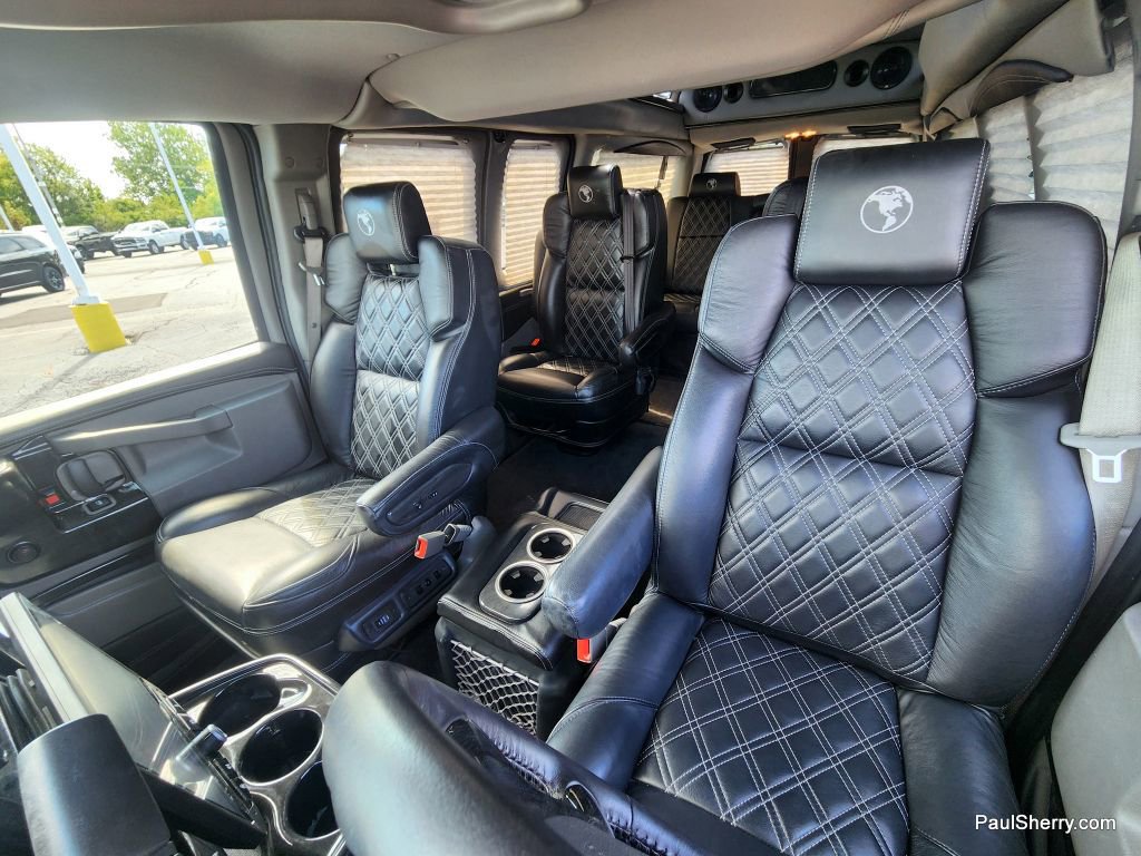 Used 2023 GMC Savana 2500 image 29