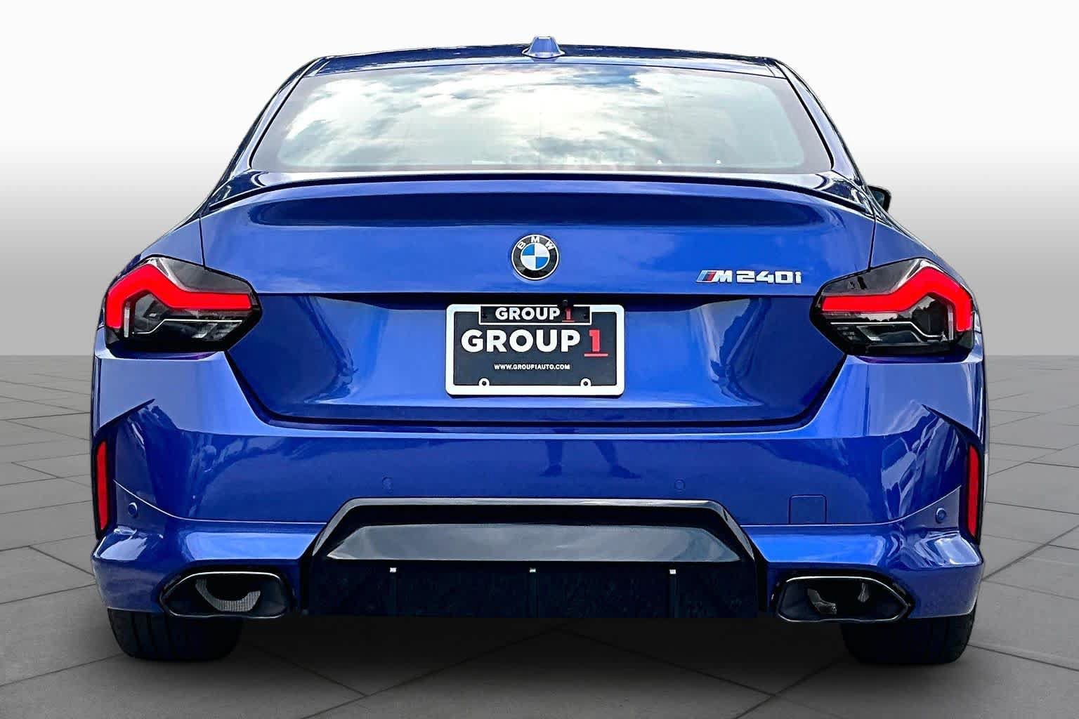 Used 2025 BMW M240i Coupe RWD image 5