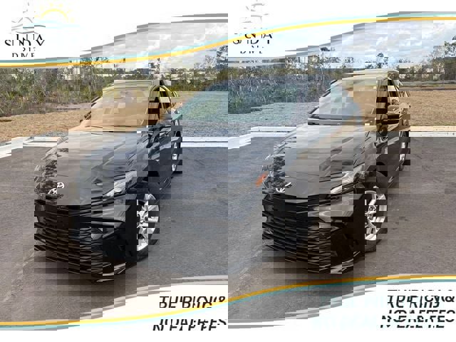 Used 2025 Toyota Camry LE image 1