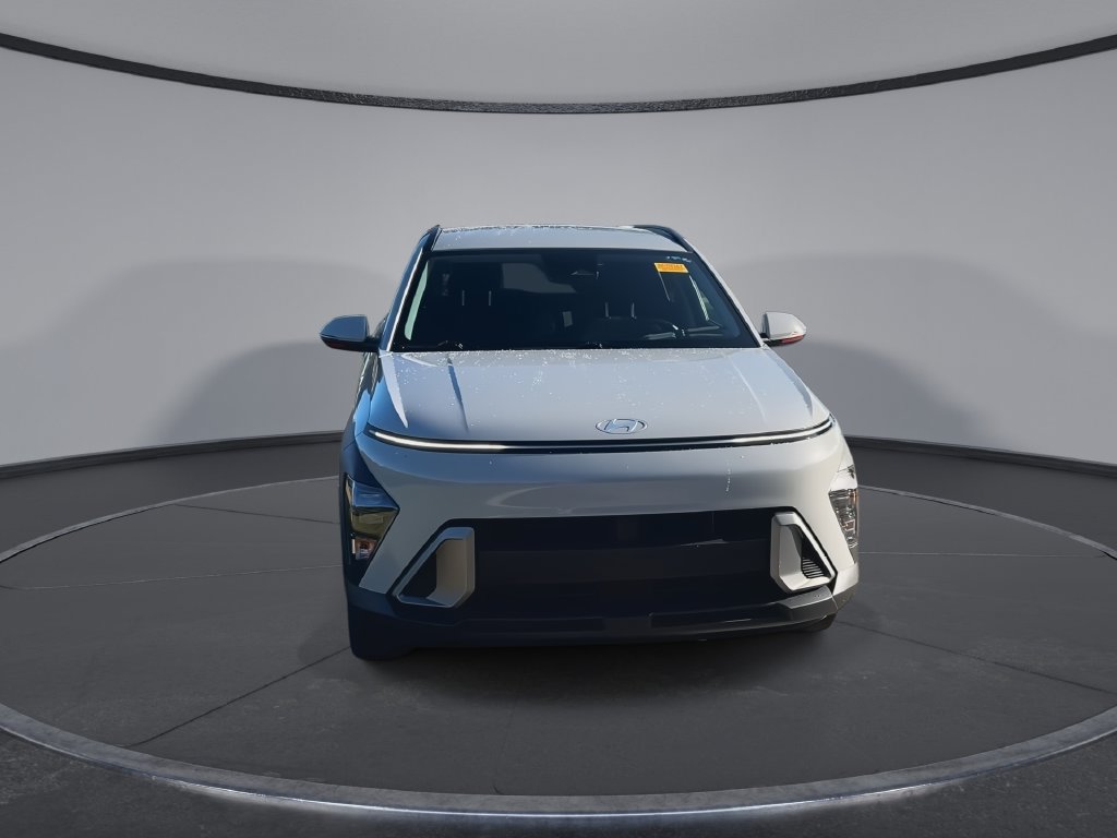 Used 2024 Hyundai Kona SEL w/ Convenience Package FWD image 3