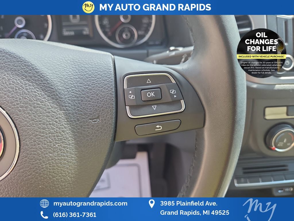 Used 2017 Volkswagen Tiguan S image 16