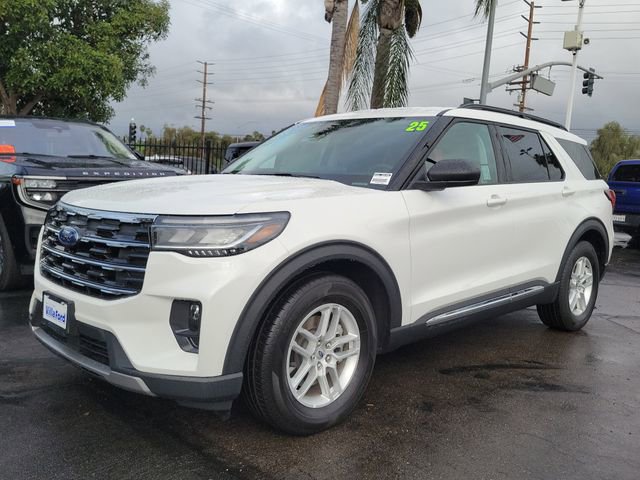 Used 2025 Ford Explorer Active w/ Active Comfort Package RWD image 26