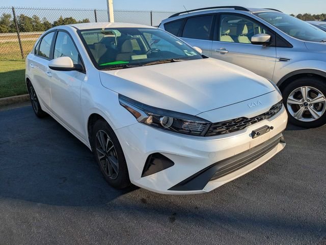 Used 2024 Kia Forte LXS FWD image 2