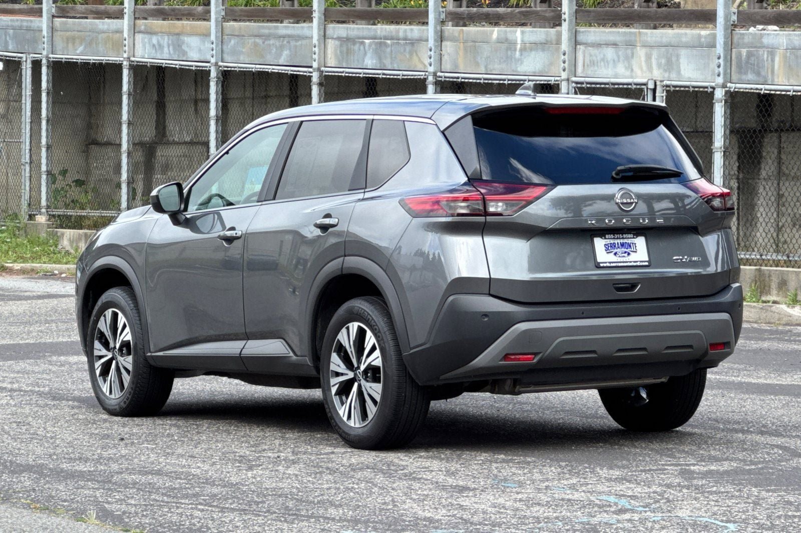 Used 2023 Nissan Rogue SV AWD/4WD image 7