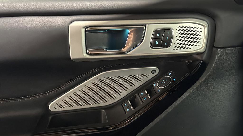 Used 2022 Ford Explorer Platinum w/ Equipment Group 601A image 22