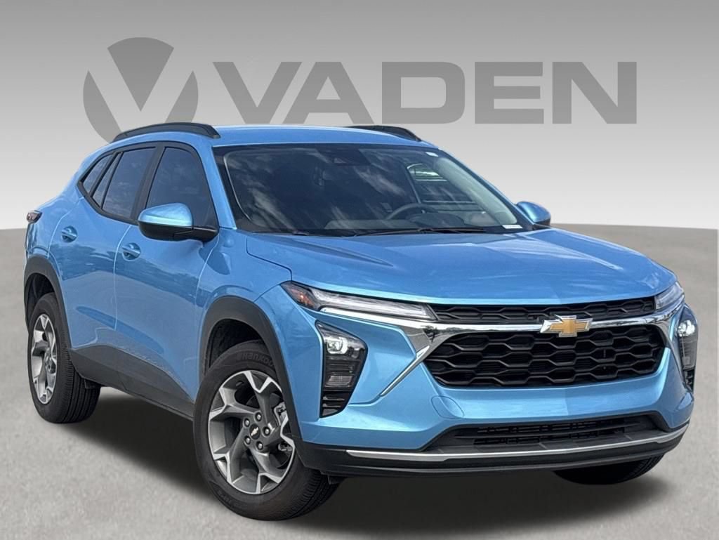 Used 2025 Chevrolet Trax LT FWD image 29
