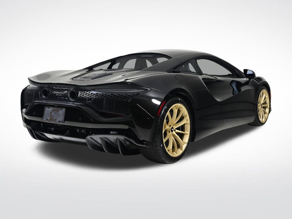 New 2026 McLaren Artura image 5