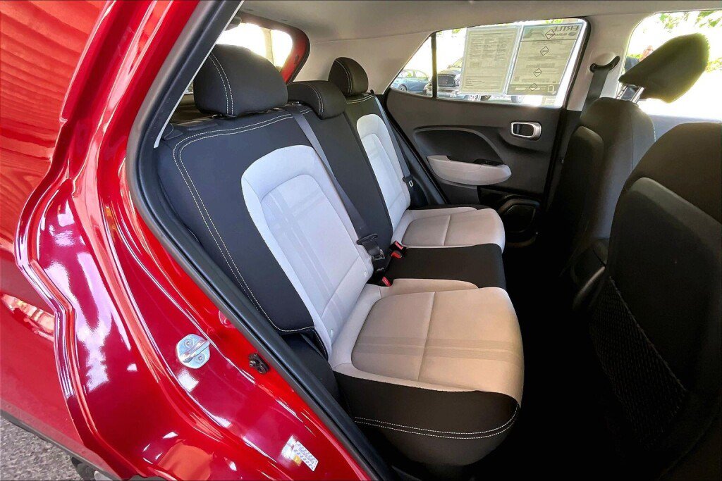 Used 2020 Hyundai Venue SEL FWD image 15