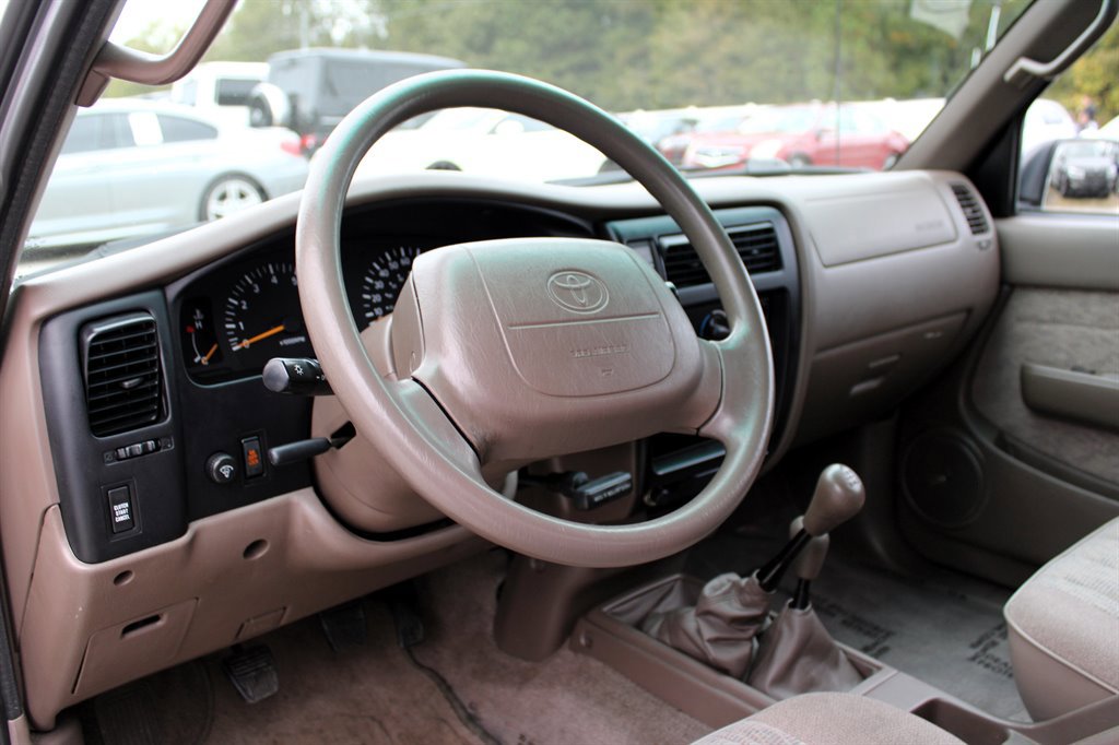 Used 1999 Toyota Tacoma 4x4 Xtracab V6 image 16