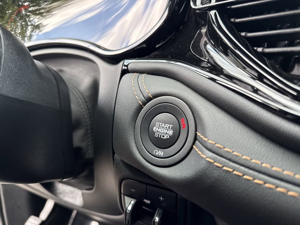 Used 2025 Dodge Durango R/T image 36