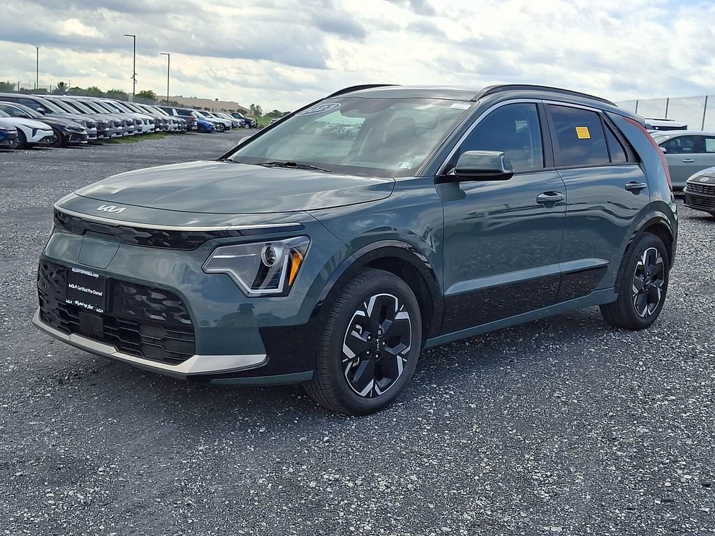 Certified 2023 Kia Niro Wind w/ Wind Preserve Package FWD image 3