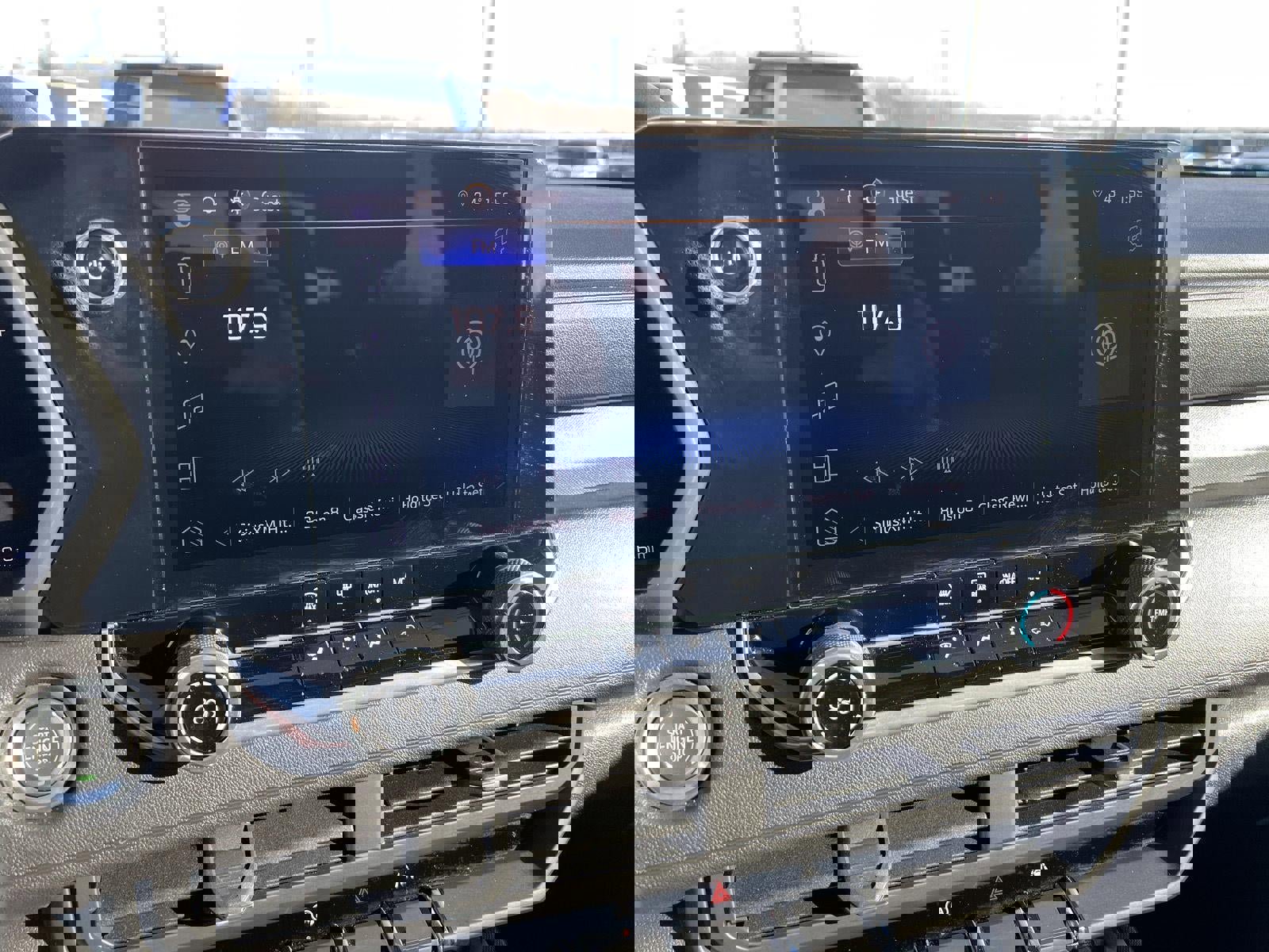 Used 2024 Chevrolet Colorado Trail Boss w/ Technology Package image 35