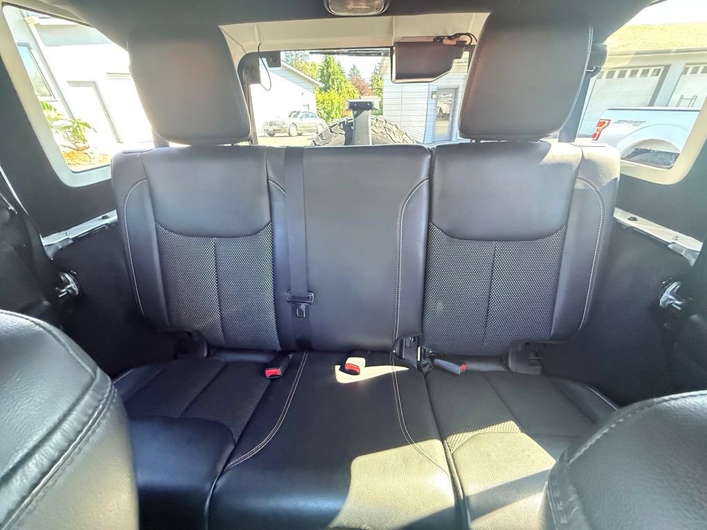 Used 2016 Jeep Wrangler Unlimited Sahara AWD/4WD image 32