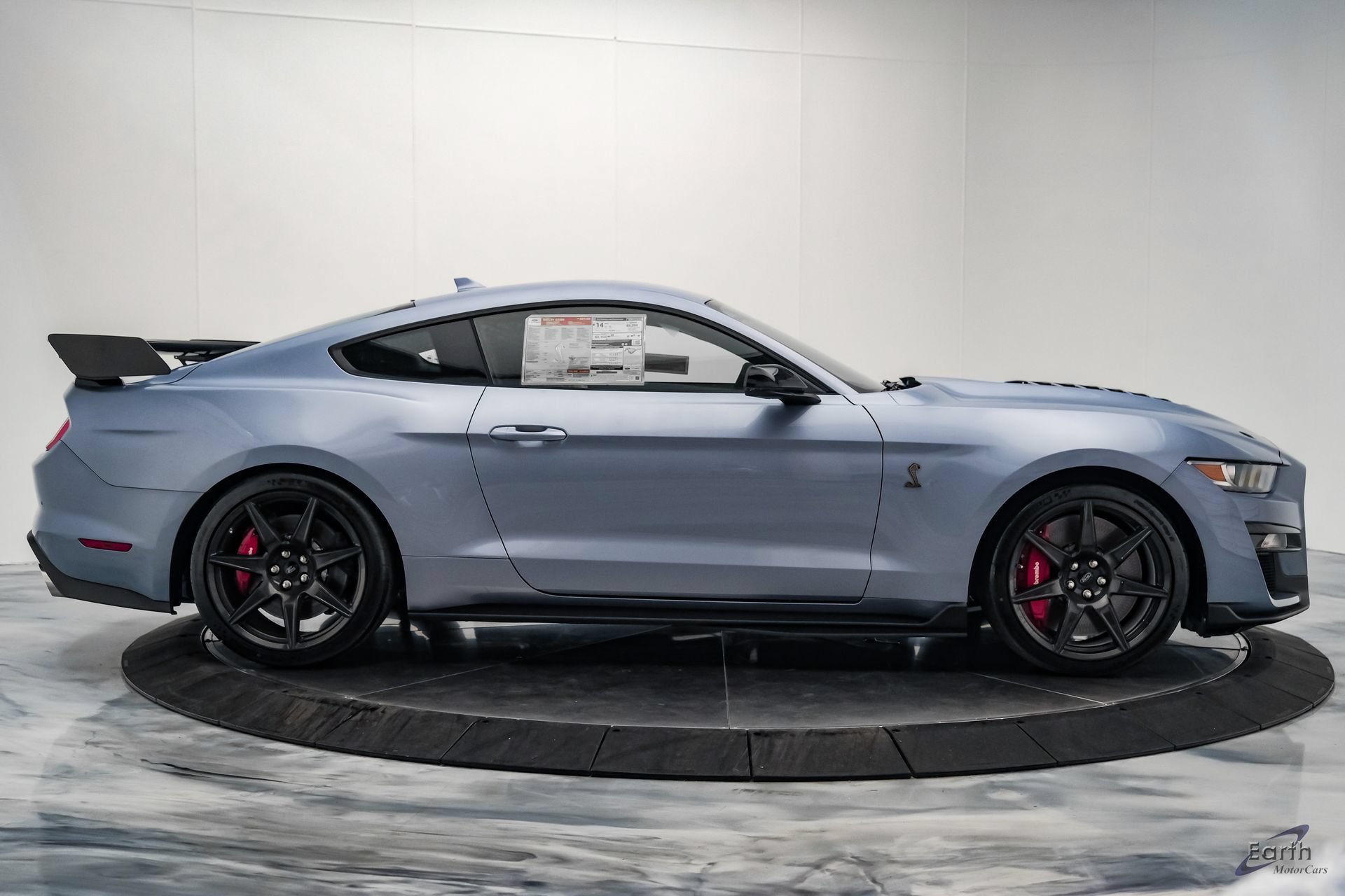 Used 2022 Ford Mustang Shelby GT500 w/ Carbon Fiber Track Pack RWD image 18