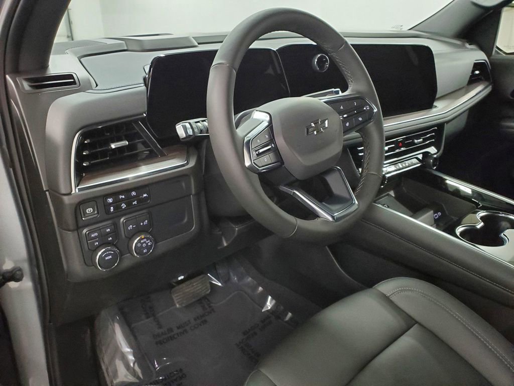 Used 2025 Chevrolet Tahoe Z71 w/ Comfort Package image 10