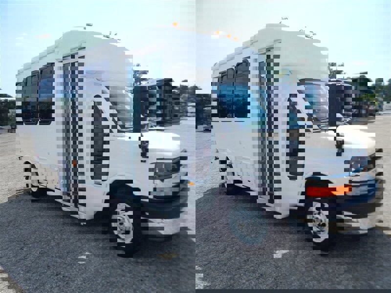 Used 2016 Chevrolet Express 4500 w/ Shuttle Bus Package image 5