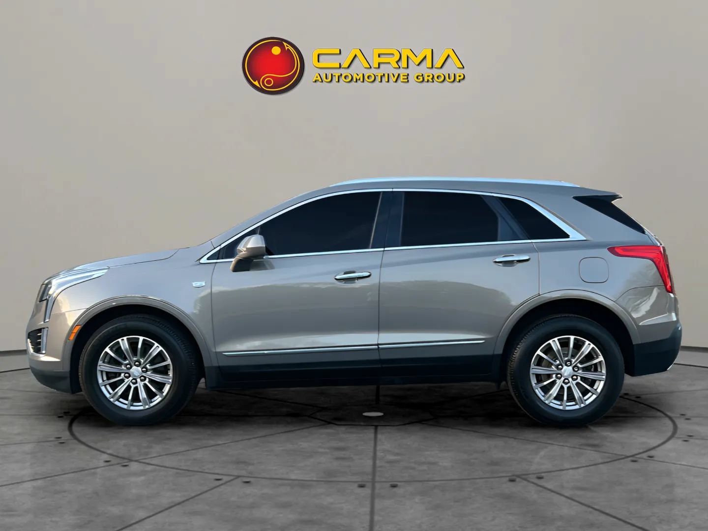 Used 2018 Cadillac XT5 Luxury w/ Driver Awareness Package AWD/4WD image 3
