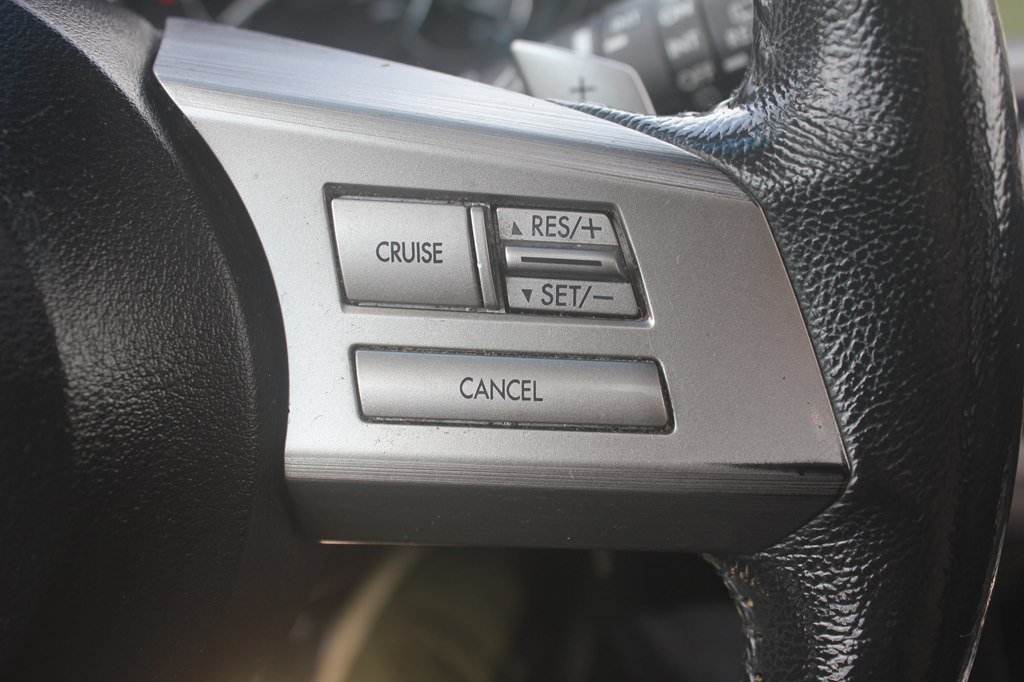 Used 2011 Subaru Outback 2.5i Limited AWD/4WD image 13