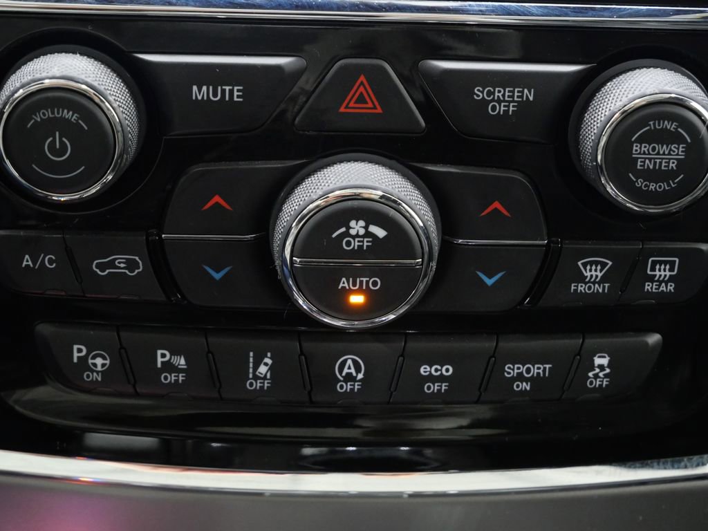 Used 2021 Jeep Grand Cherokee Trailhawk w/ Trailhawk Luxury Group AWD/4WD image 20