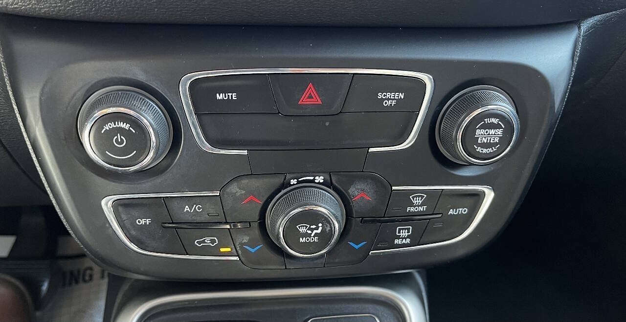 Used 2019 Jeep Compass Latitude AWD/4WD image 17